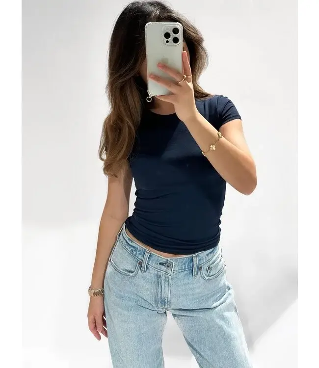 arya-tee-navy.webp
